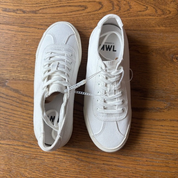 Sidewalk Low-Top Sneakers in Canvas - Picture 13 of 13